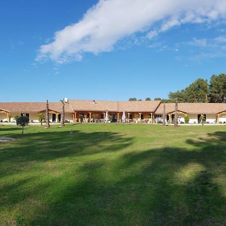 L'Hotel Du Lac Кастелжалу Екстериор снимка