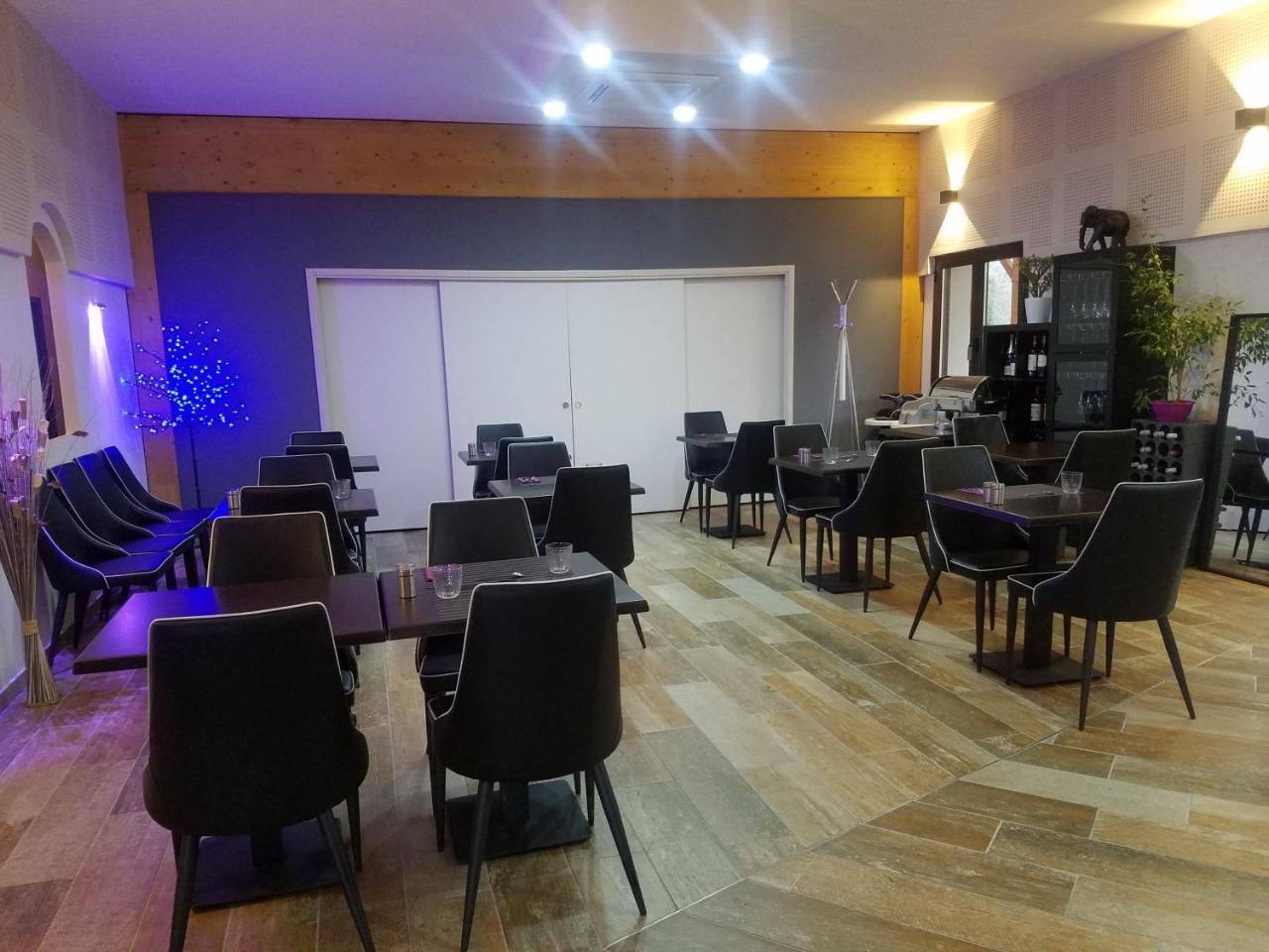 L'Hotel Du Lac Кастелжалу Екстериор снимка